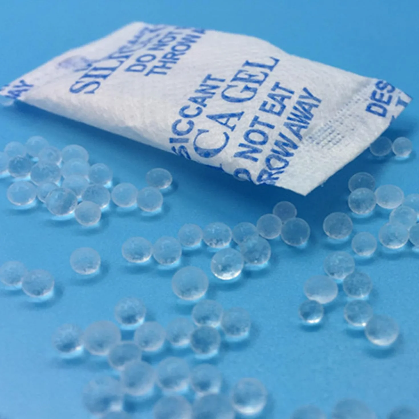 Silica Gel Sachets Desiccant Packets Moisture Absorbing Bags Multipurpose Drying Agent for Camera Lenses Clothing Shoes