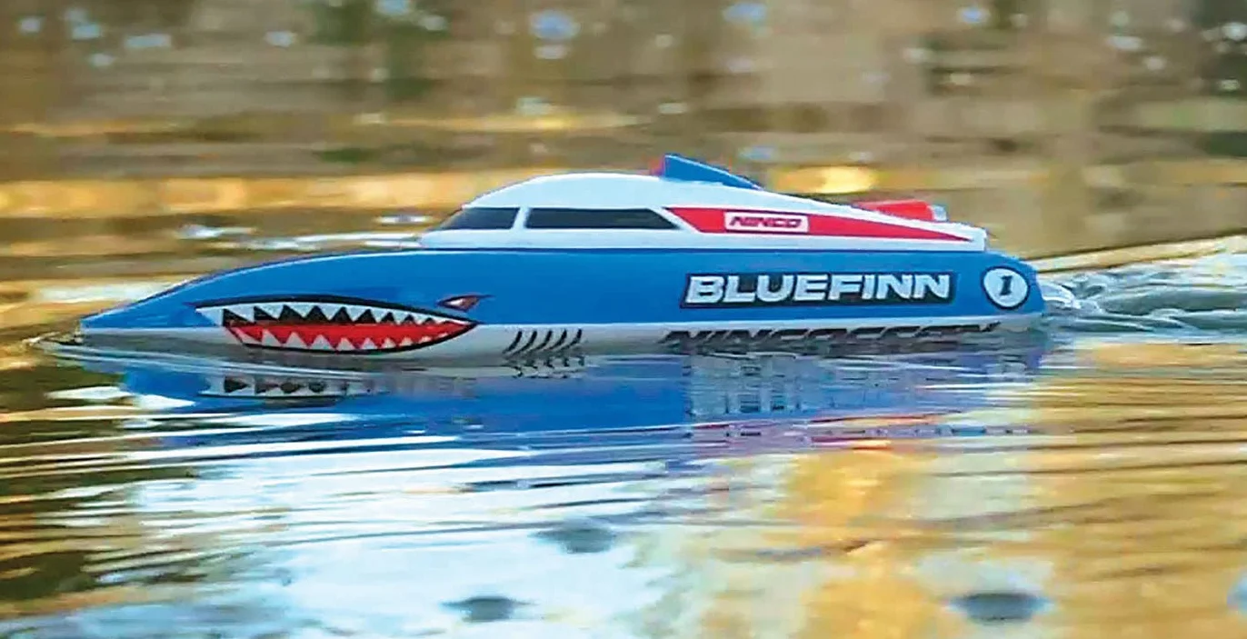 Ninco Bluefinn Barco Teledirigido 2,4 GHz 2 Motores Gran ángulo de Giro 24 x 9 x 8 cm