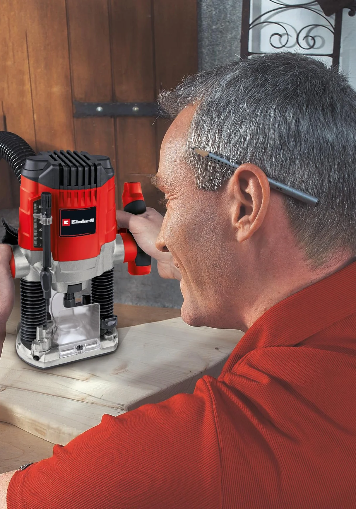 Einhell TC-RO 1155 Kit (1100 W, pinzas de sujeción Ø 6 y 8 mm, variador de velocidad, tope paralelo, adaptador de succión, con accesorios y varias fresas)