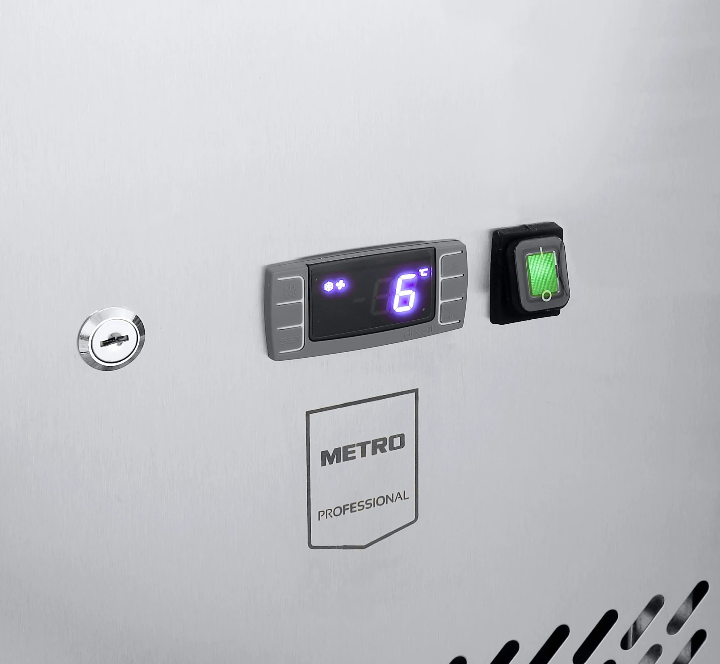METRO Professional Mesa congeladora GCF3100BS, Acero Inoxidable, 334 L, 600 W, 3 Puertas, Plateada, Ideal para restaurantes (M)