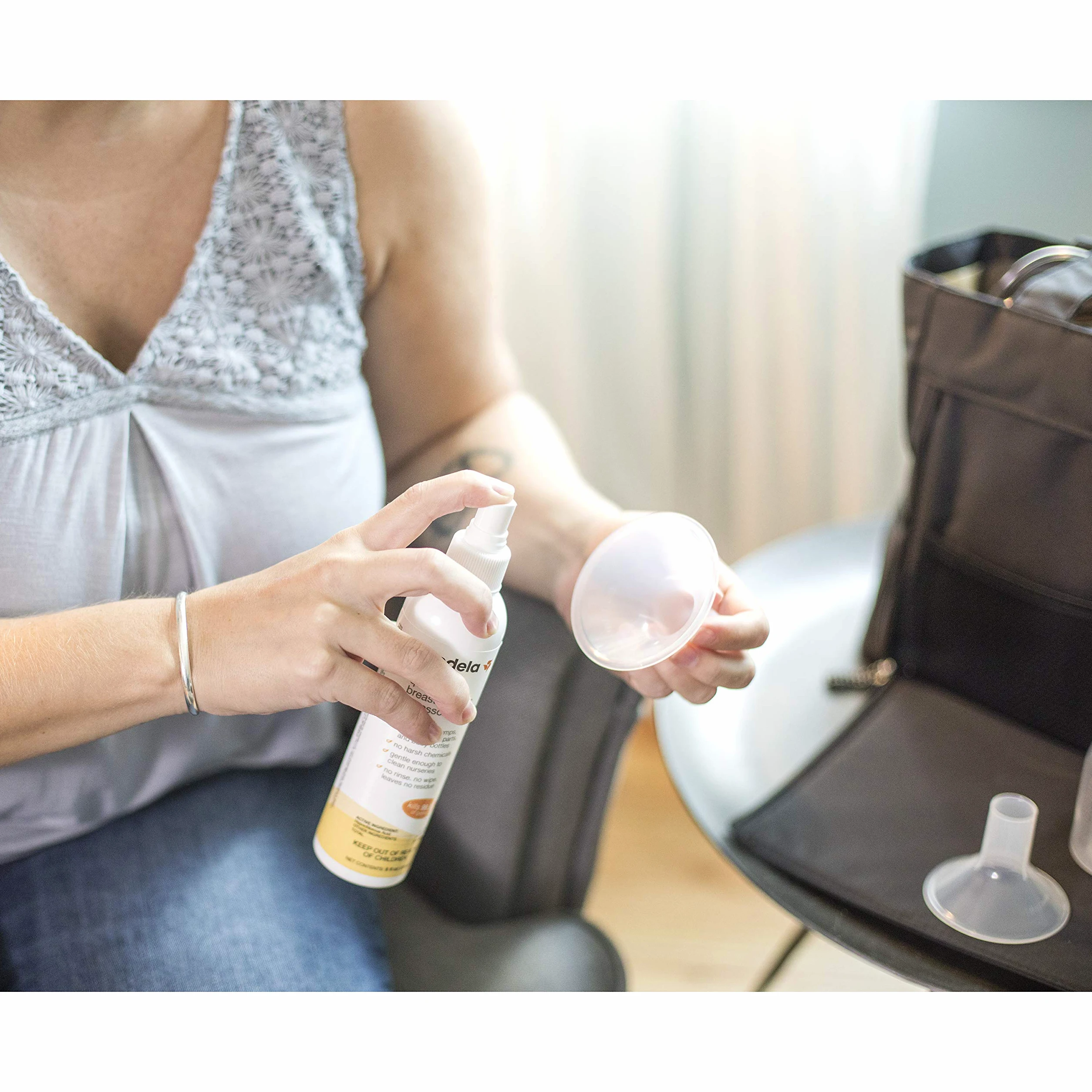 Medela - Espray desinfectante para extractor de leche de limpieza rápida, esterilizador seguro sin enjuagar, elimina el 99,9% de las bacterias y gérmenes comunes, 8 onzas líquidas