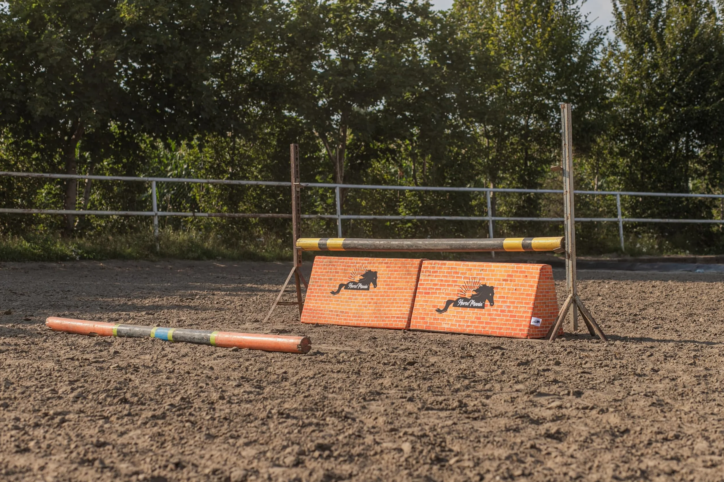 HorseMania Torneo Muro para Caballo – Pared de Espuma 110x40x50 Entrenamiento Rebote Movilidad