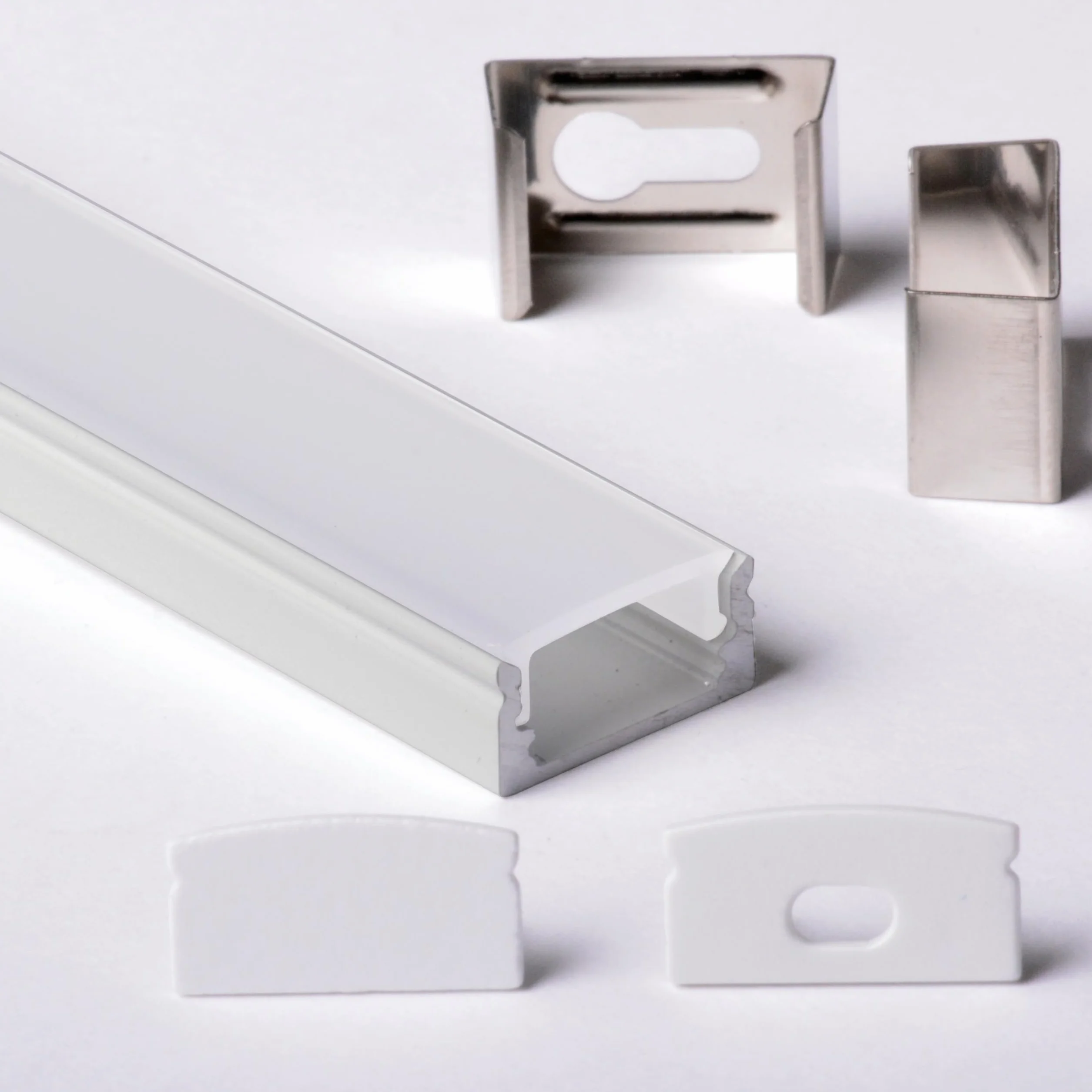 AFTERTECH Perfil Aluminio 3m 17x8mm para Tiras LED Plateado con Cubierta Opaca