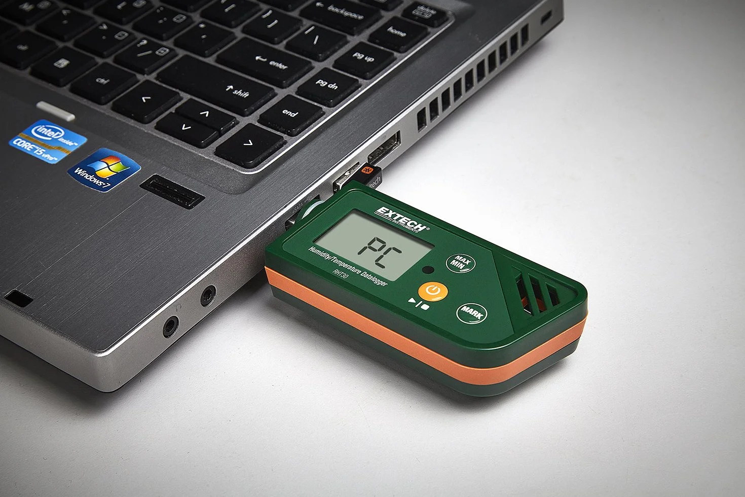 Extech RHT30 Registrador de datos de humedad y temperatura USB