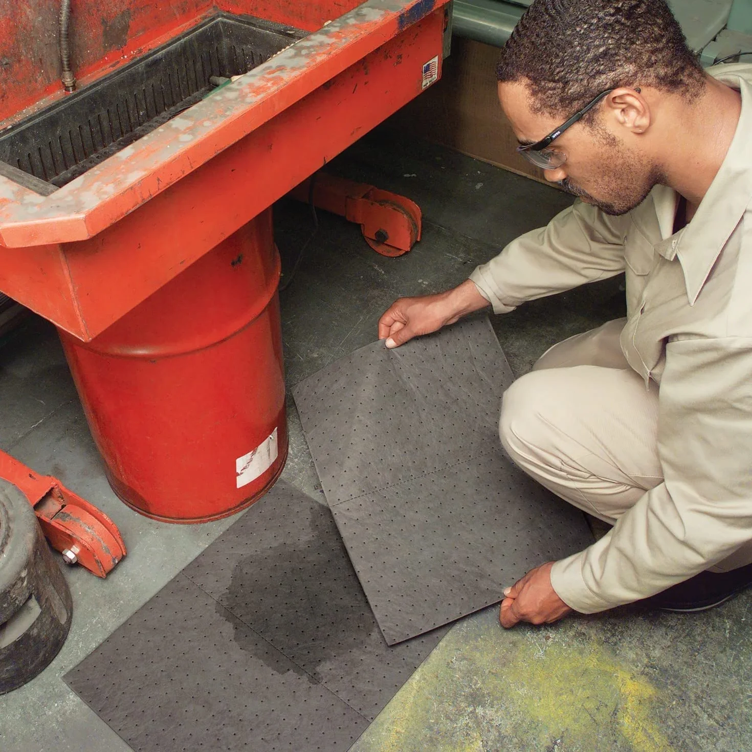 New Pig MAT135 - Alfombrilla universal (83,6 L, 51 cm de largo x 38 cm de ancho, 200 unidades), color gris (paquete de 200)