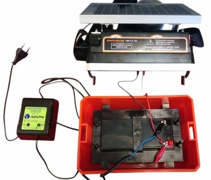 Pastor eléctrico con Placa SOLAR 5W Y Batería recargable de 12 V, Mod. ZAKO SOLAR PA133