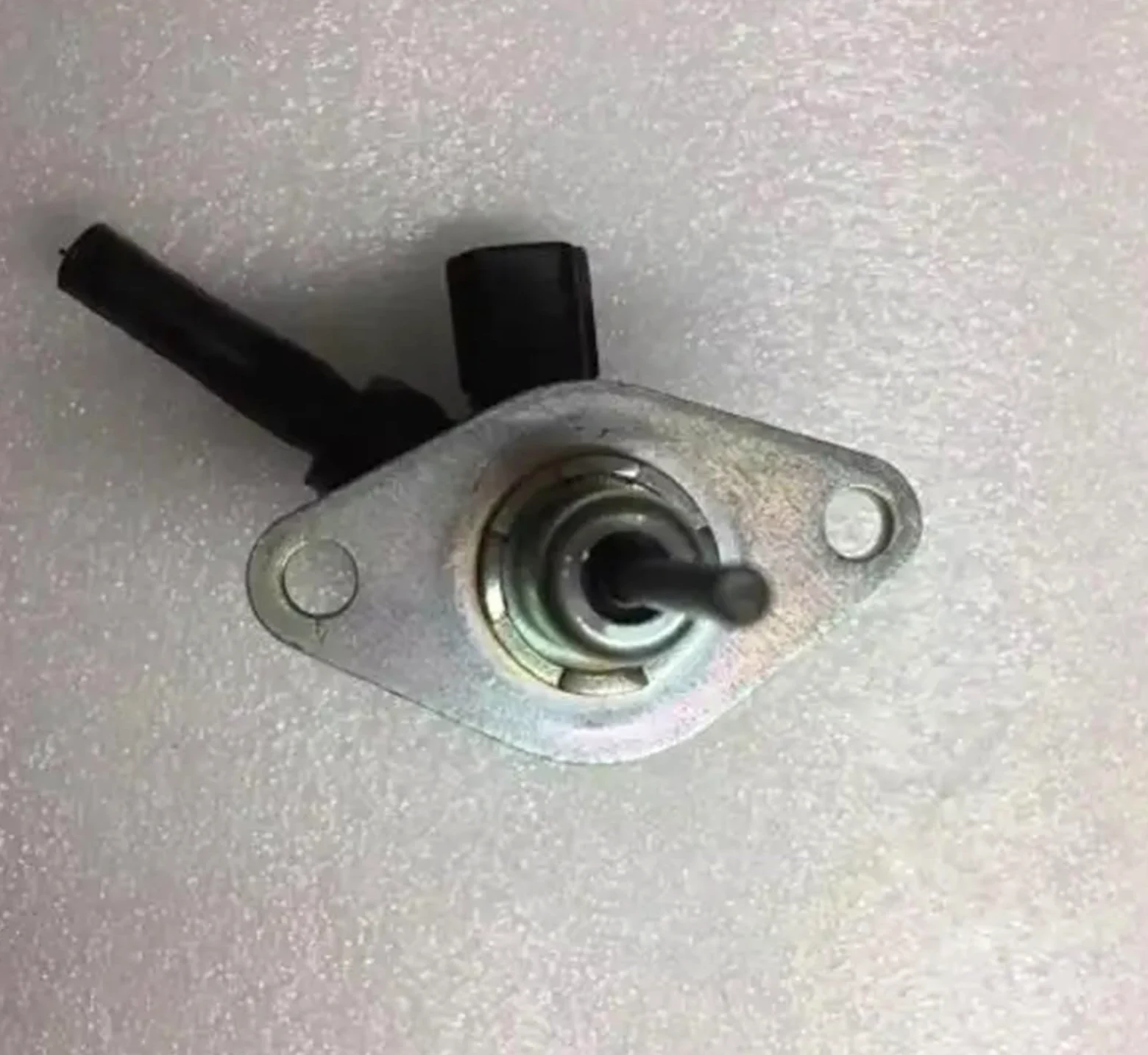 Apagado de solenoide de parada de combustible 1A021-60017 1A021-60015 12V for cortacésped de Tractor motor D1503 V2003 V2203 V2403 D1703 D1803