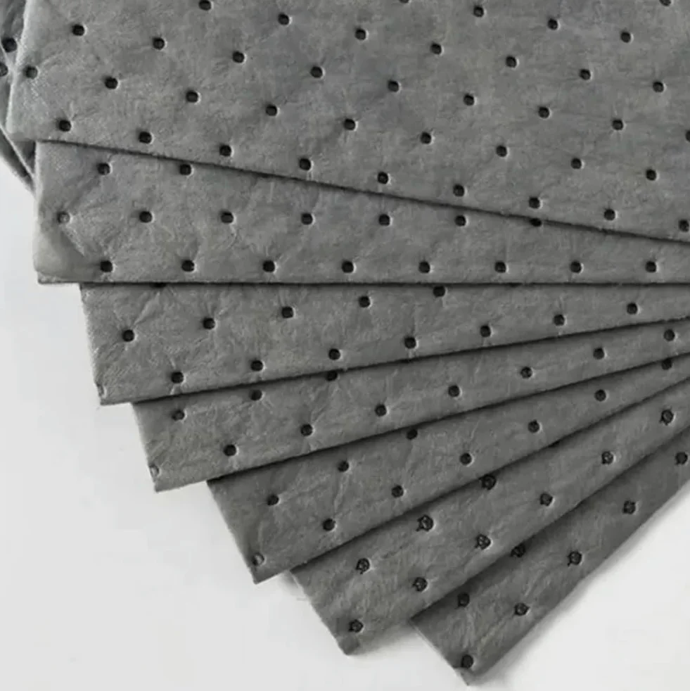 Almohadillas absorbentes de aceite, alfombrilla de polipropileno con hoyuelos para fugas y derrames, absorbente de agua universal, 40 x 50 cm, 100 unidades, limpieza de talleres automotrices