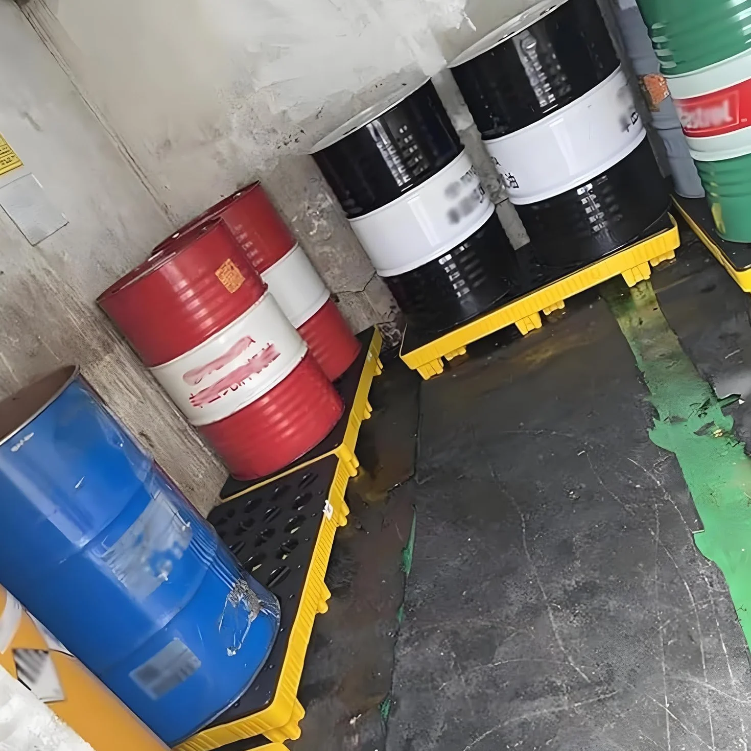 Palet Modular Antiderrames - Plataforma Plástico A Prueba De Fugas para El Almacenamiento Seguro Productos Químicos - Bandeja Desmontable De Polietileno A Prueba Fugas 66x66x15cm