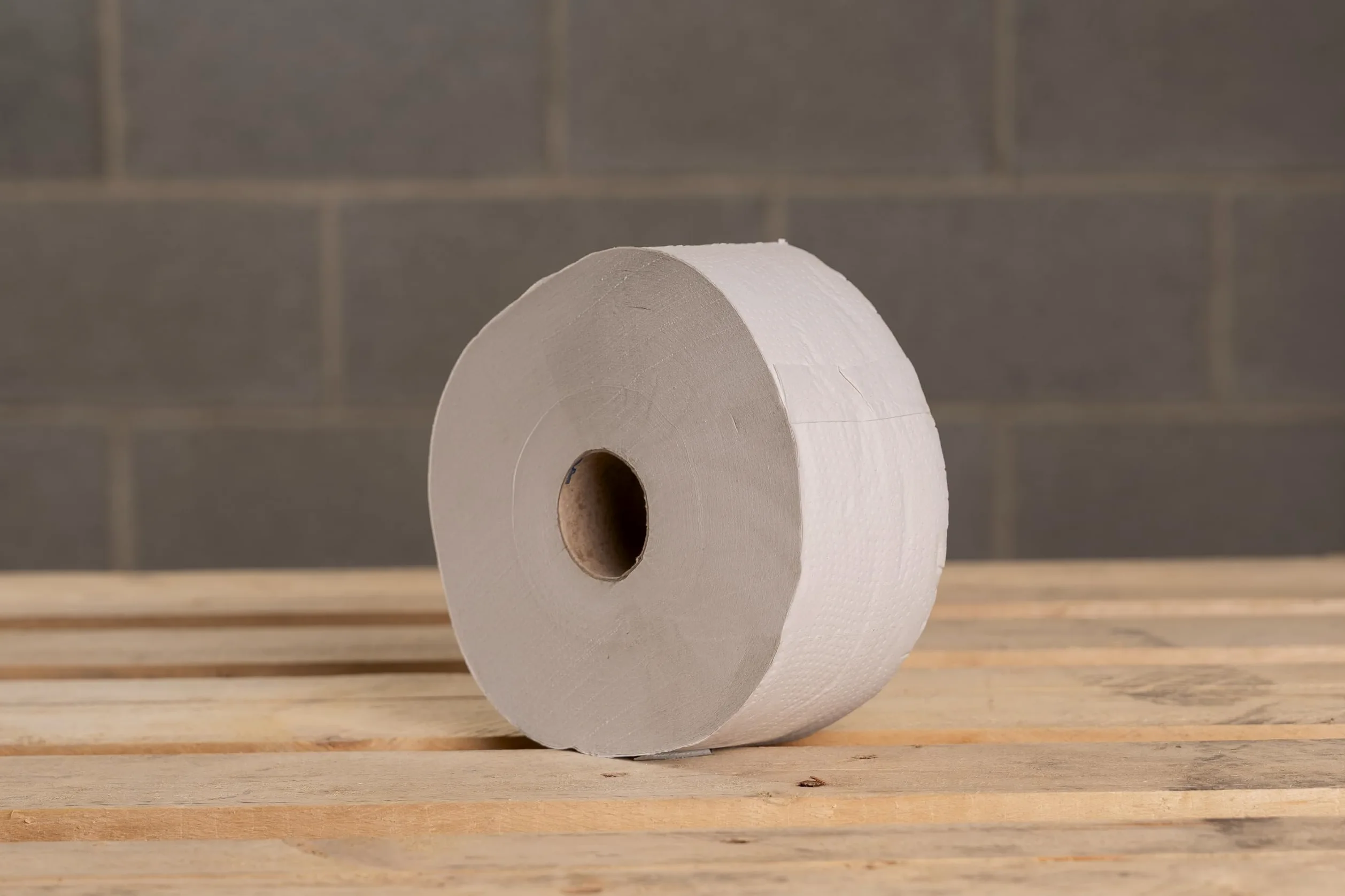 Papel Higiénico Industrial Reciclado, 145m, 2 Capas, 18 Rollos, Mandril Estrecho