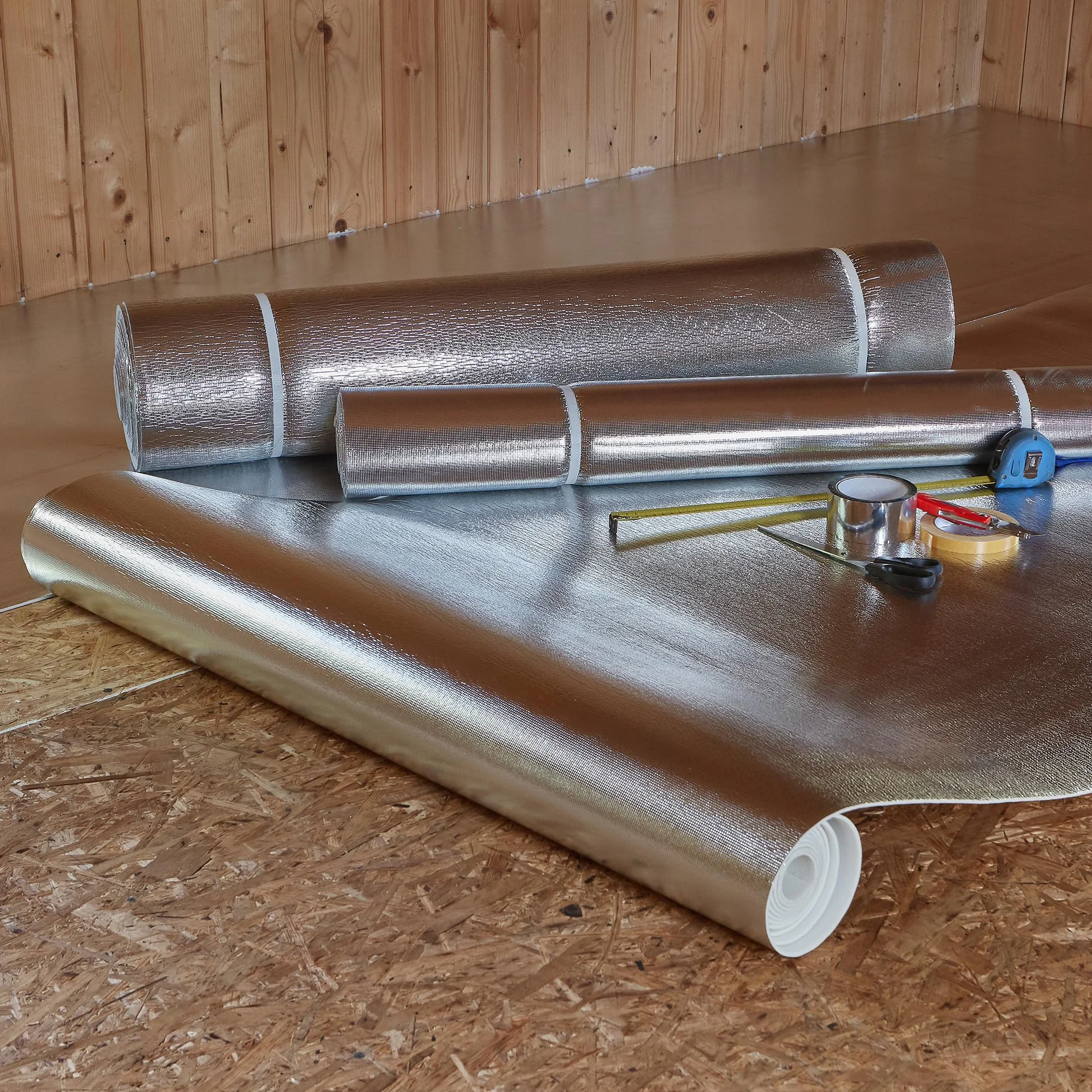 Aislamiento acústico de impacto uficell® ALU [100 m² - 4 rollos] - Espuma de PE con barrera de vapor de aluminio - Espesor: 2 mm - Aislamiento acústico de impacto y sonido de pasos