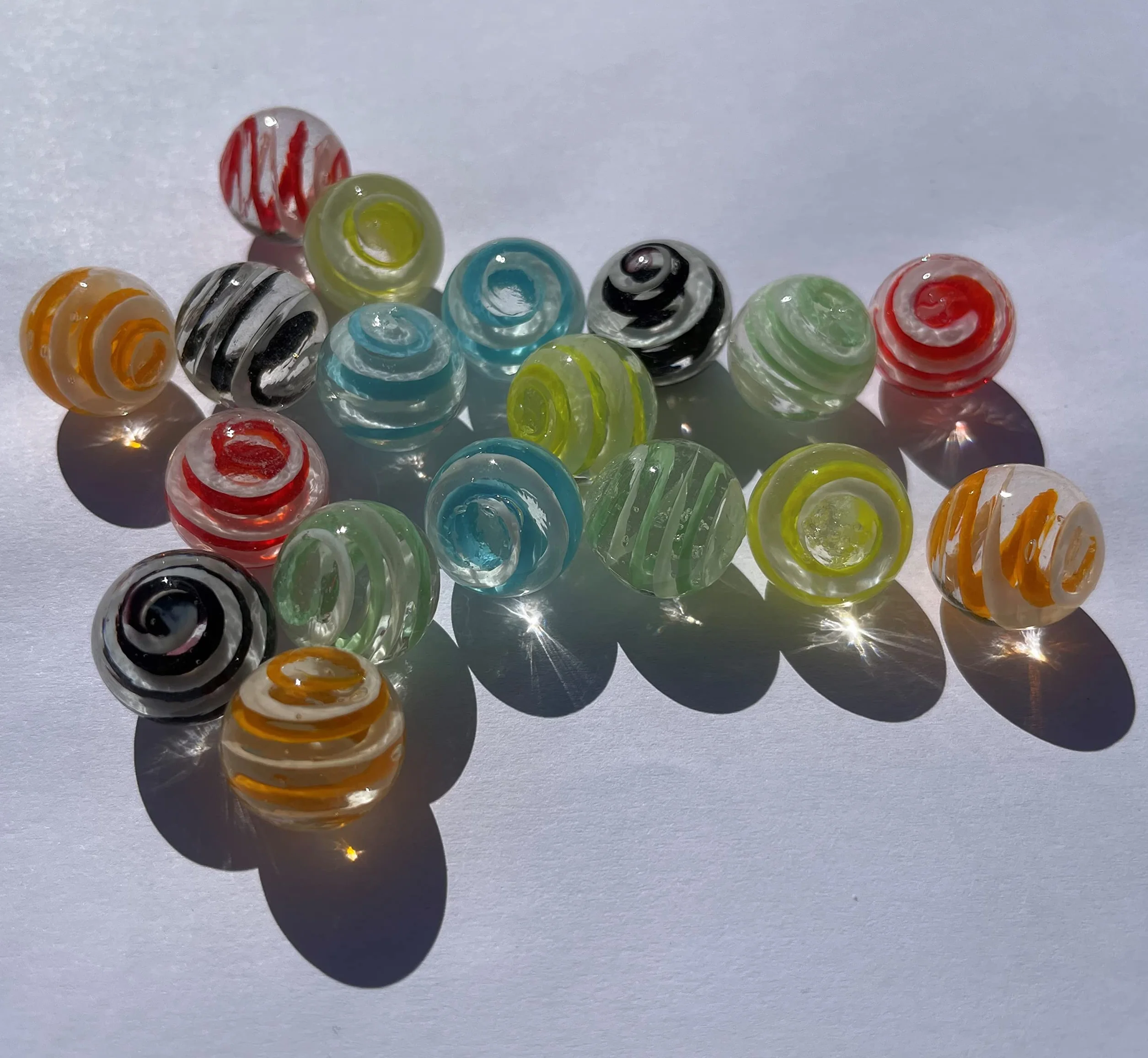 FAIRY TAIL & GLITZER FEE 18 bolas de cristal sopladas a mano 16 mm canicas multicolor azul rojo amarillo