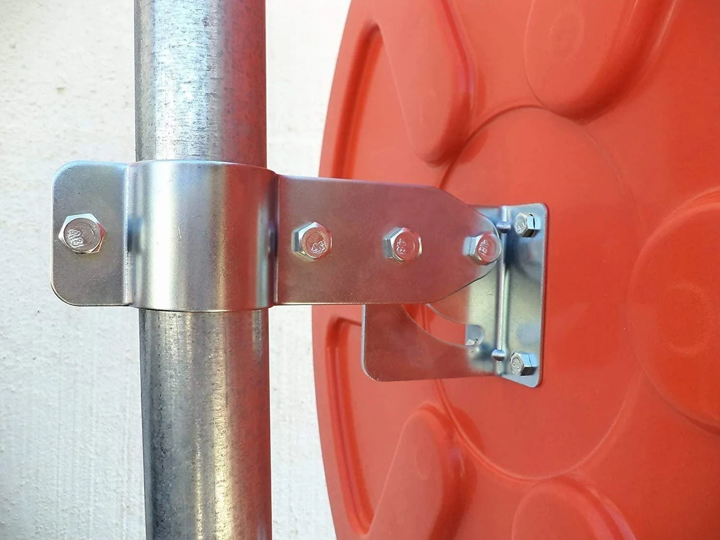 Espejo Convexo de Salida de Parking - Fácil Instalación - Para Aumentar la Visibilidad - Incluye Anclajes Universales - Distancia de Visibilidad de 8 m - Color Naranja - 80 cm de Diámetro - Dicoal