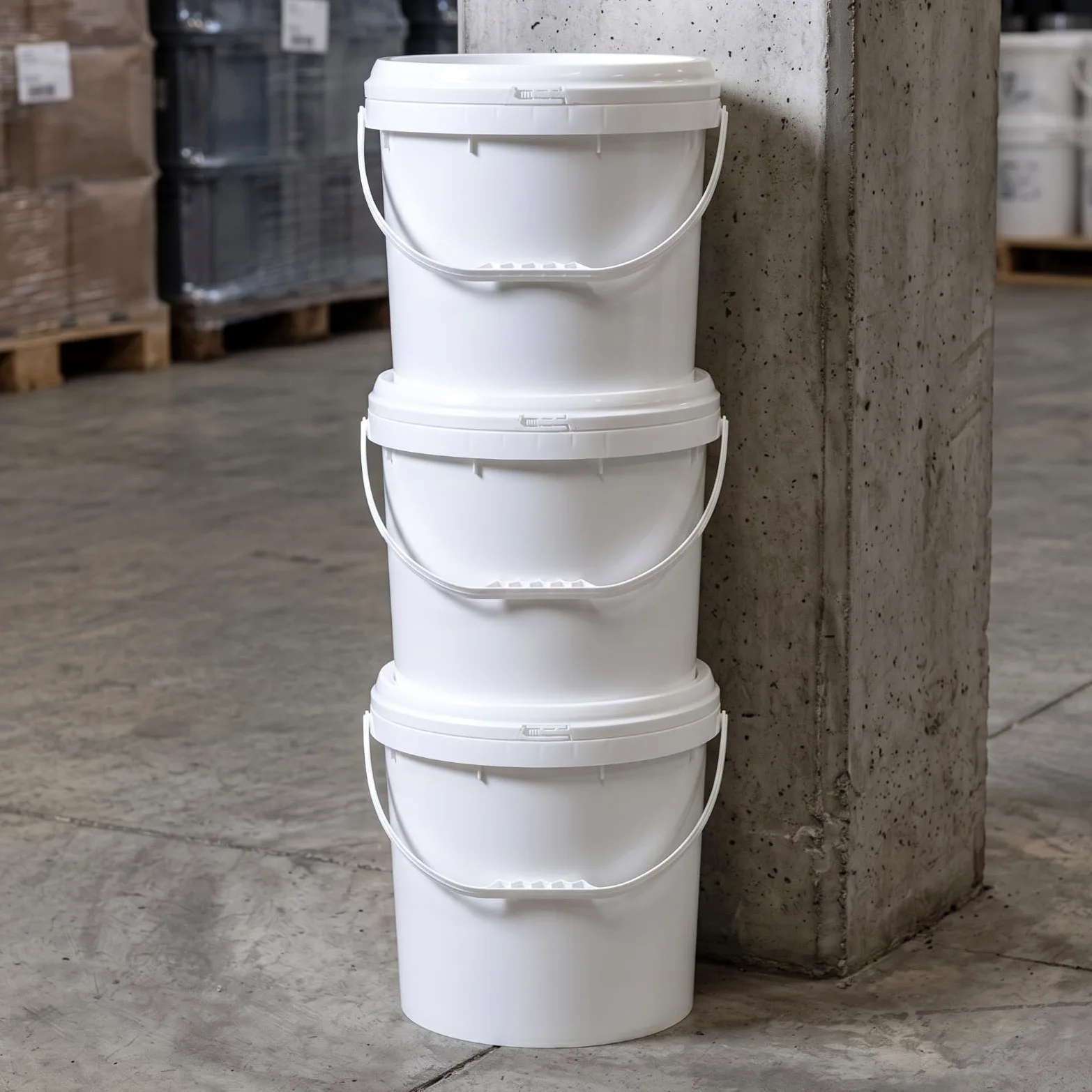 Contenedor Químico Cubo Balde Recipiente con Tapa Hermética de PP Resistente y Asa Curvada Cierre Seguro y Transporte Cómodo Adecuado para Talleres Almacenes Laboratorios