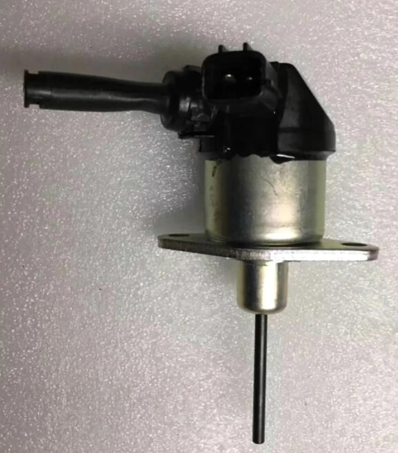 Solenoide de parada de combustible 1A021-60015 12 V for motor V2003 V2203 V2403 D1503 D1703 D1803 Tractor cortacésped 1A021-60011 1A021-60012
