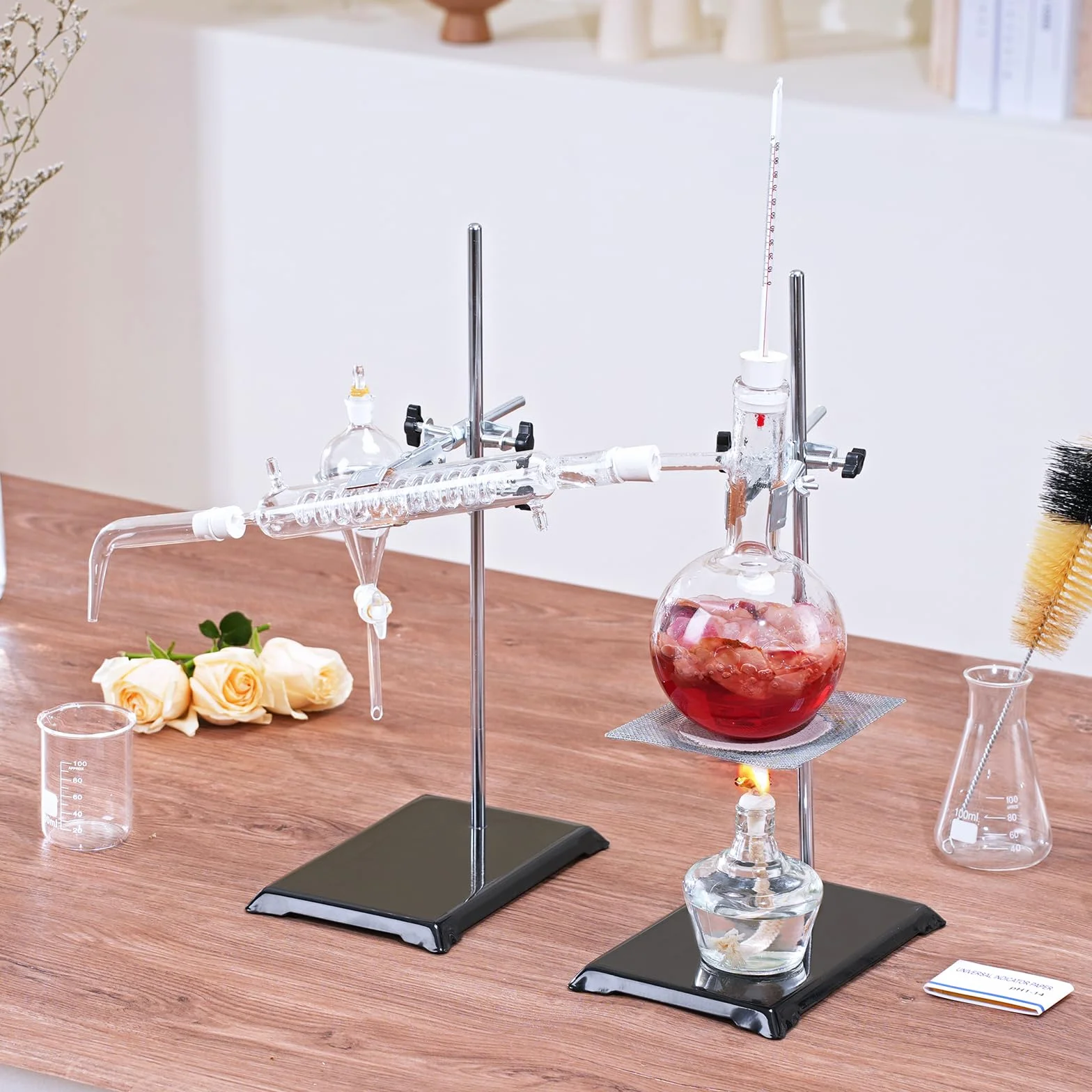 VEVOR Kit de destilación de aceites esenciales 500 ml, destilación de vidrio de laboratorio 3.3 Boro con lámpara de alcohol, malla de cerámica, conexión 24/40, 28 piezas