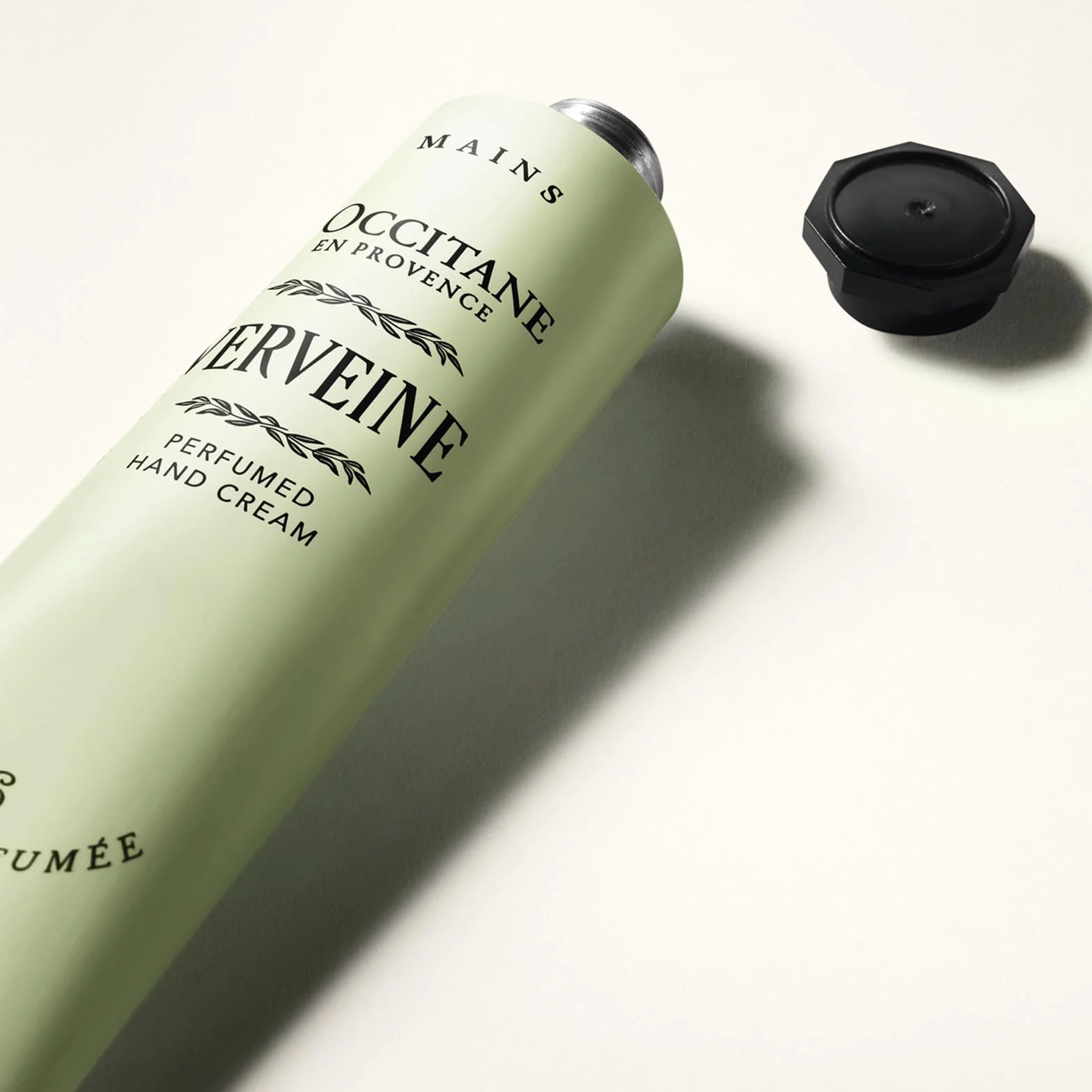 L'OCCITANE Crema de manos Textura Ligera Francia