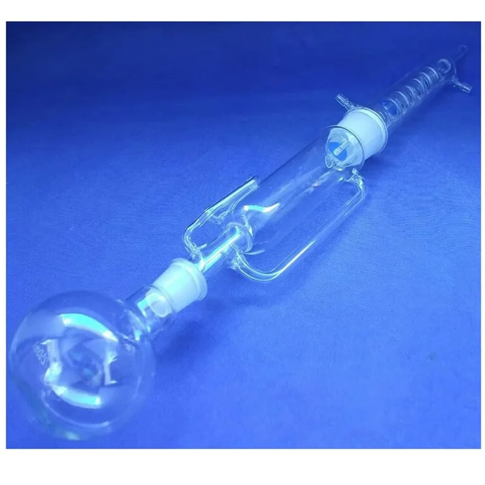 Cristalería de Laboratorio Aparato de vidrio Soxhlet de 250 ml con condensador en espiral y cuerpo extractor. Cristalería de laboratorio.