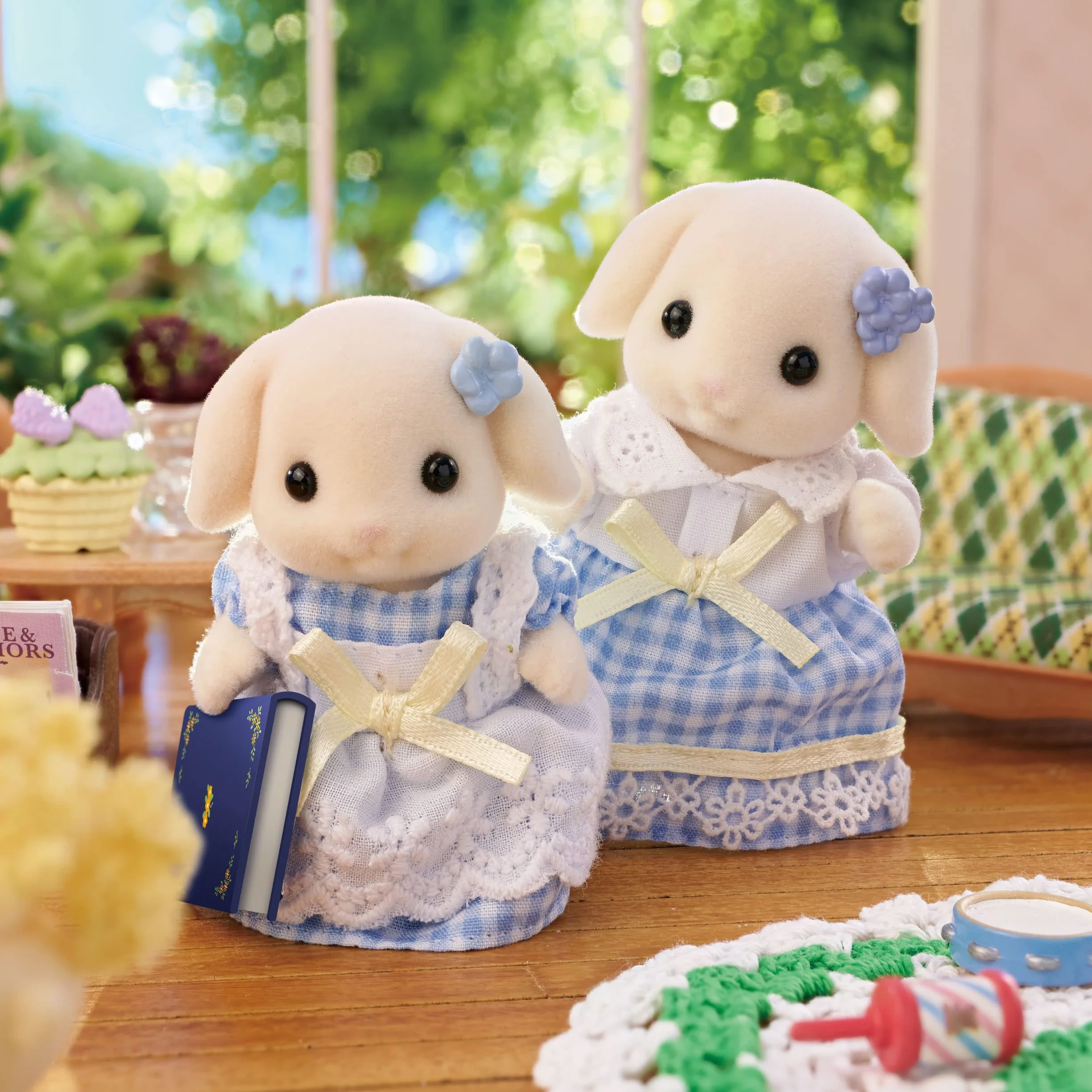 Sylvanian Families 5735 Familia Conejo Flora Casa de muñecas