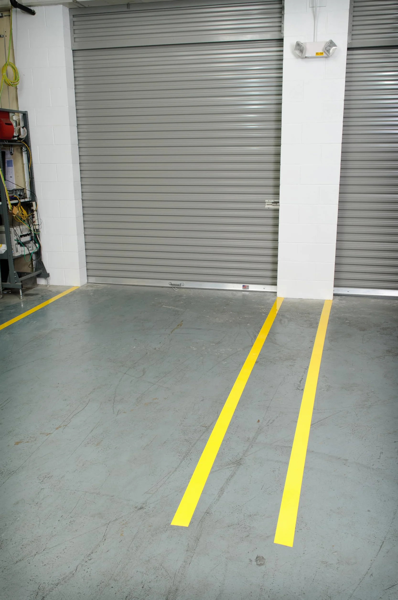 Brady Toughstripe - Cinta de color sólido, 76,20 mm x 30,48 m, color amarillo