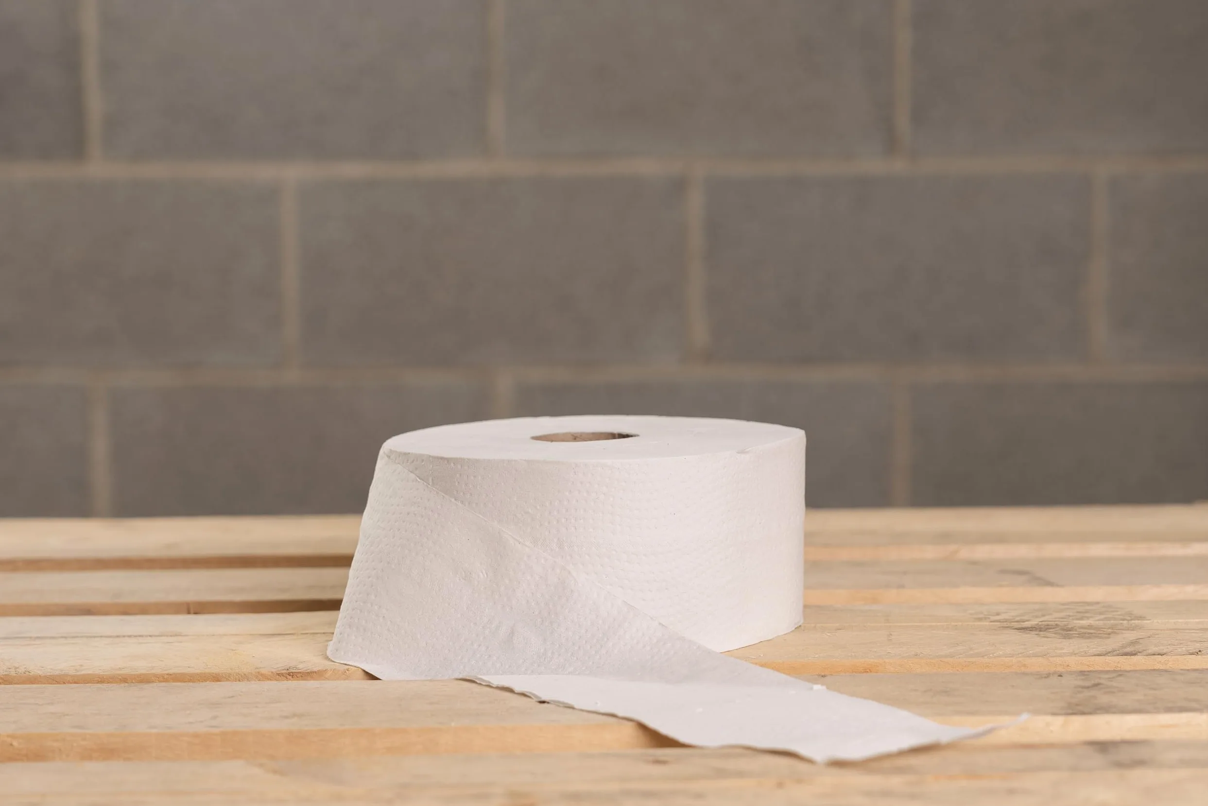 Papel Higiénico Industrial Reciclado, 145m, 2 Capas, 18 Rollos, Mandril Estrecho