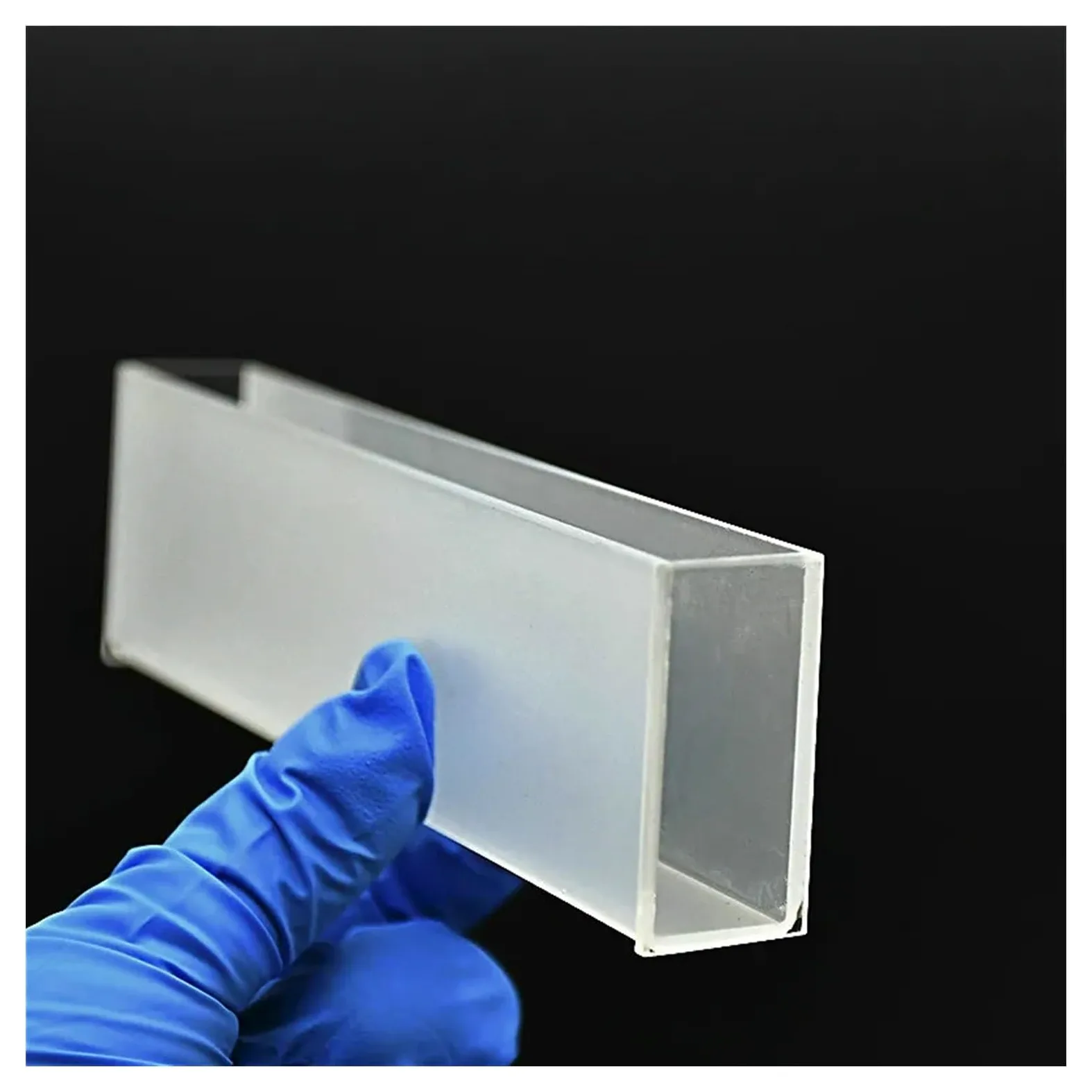 Cuvette de cuarzo de ángulo recto ， Cubeta de cuarzo con trayectoria de luz de 100 mm y celda de espectrómetro de 35 ml for espectrofotómetro con tecnología de sinterización de frita (paquete de 1)