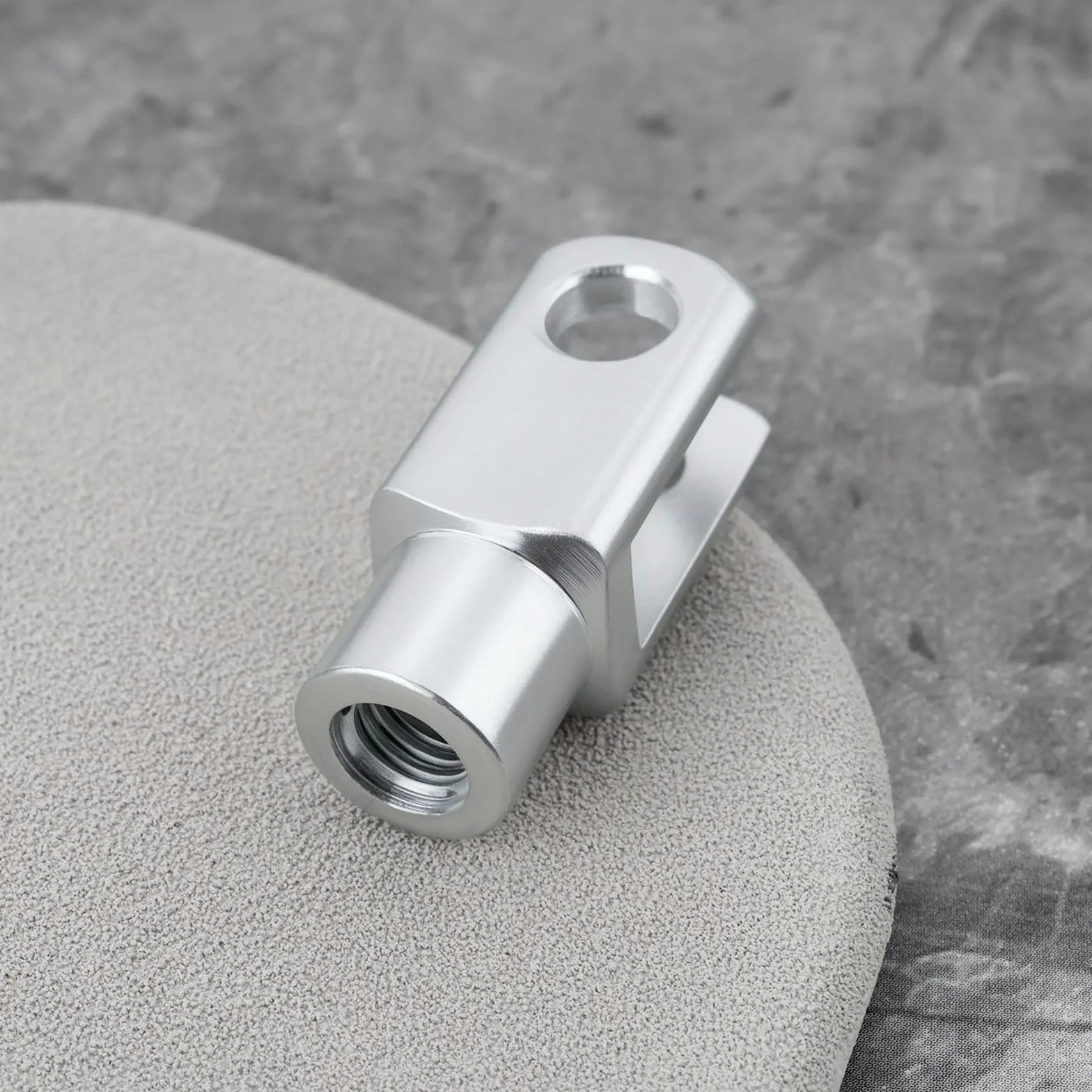 M8 x 1.25 Cilindro de aire Rod Clevis End 42mm rosca hembra derecha conector Y