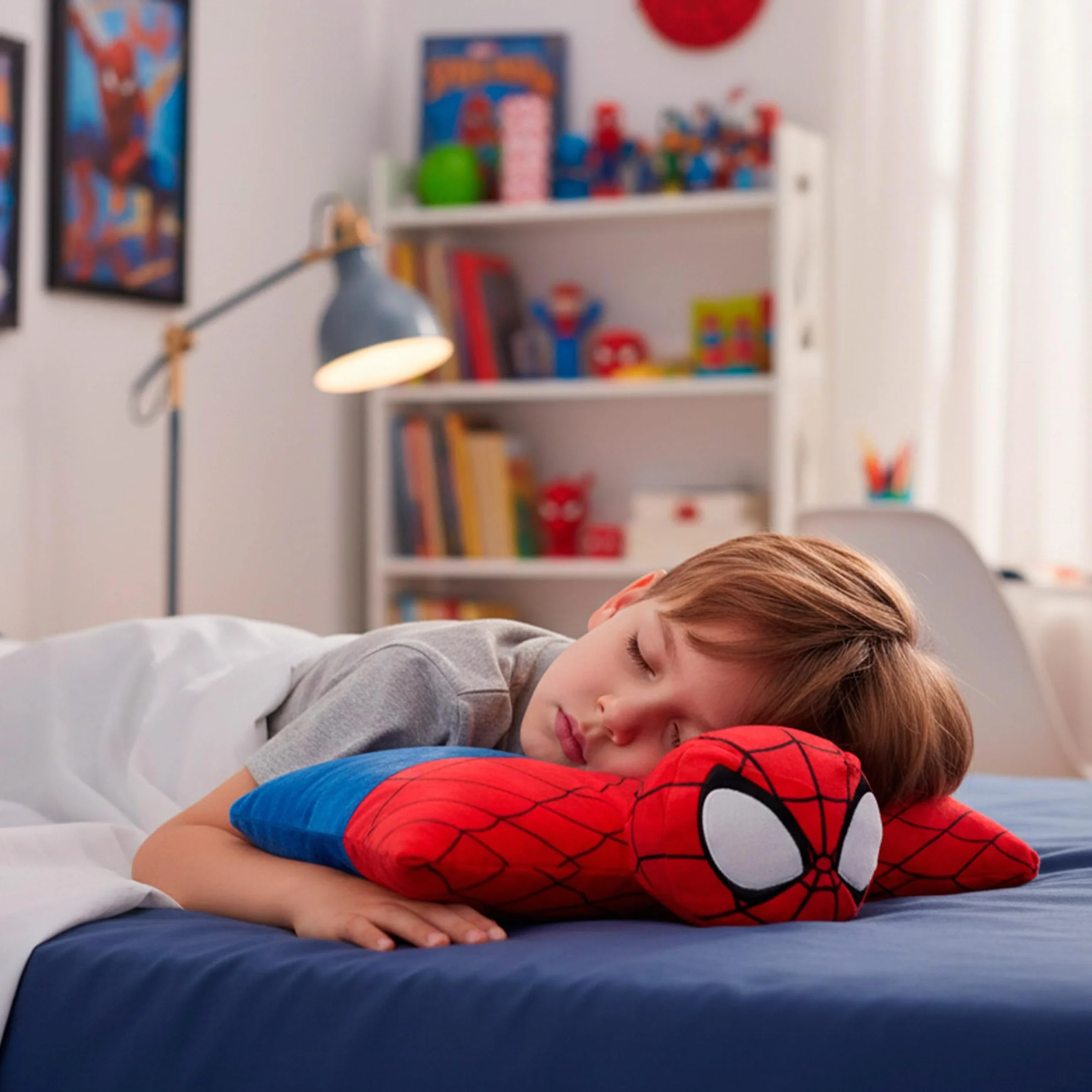 COLORBABY Spider-Man Cojín Infantil 45x28 cm Peluche Almohada 2 en 1 Azul Rojo Poliéster