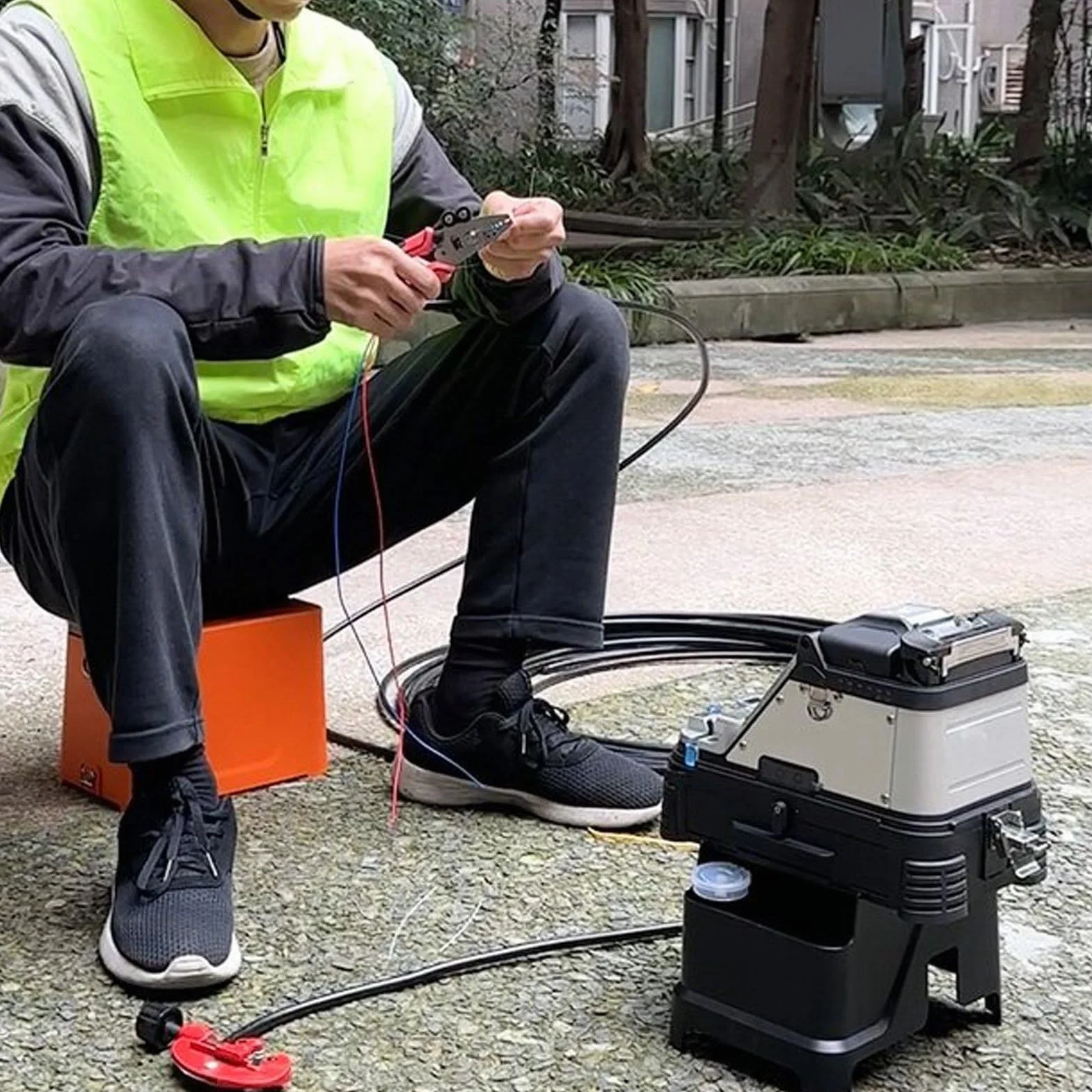 Empalmador de Fusión de Fibra óptica AI-10A, con Cuchillo de Corte Eléctrico de Alta Precisión Pelacables de Fibra óptica con Función VFL OPM, Empalme 5s Calefacción 15s (Enchufe
