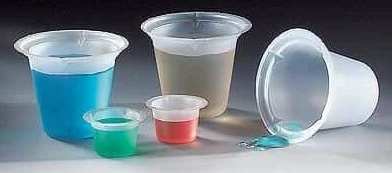 Vaso de poliestireno graduado de cuatro boquillas, 150 ml