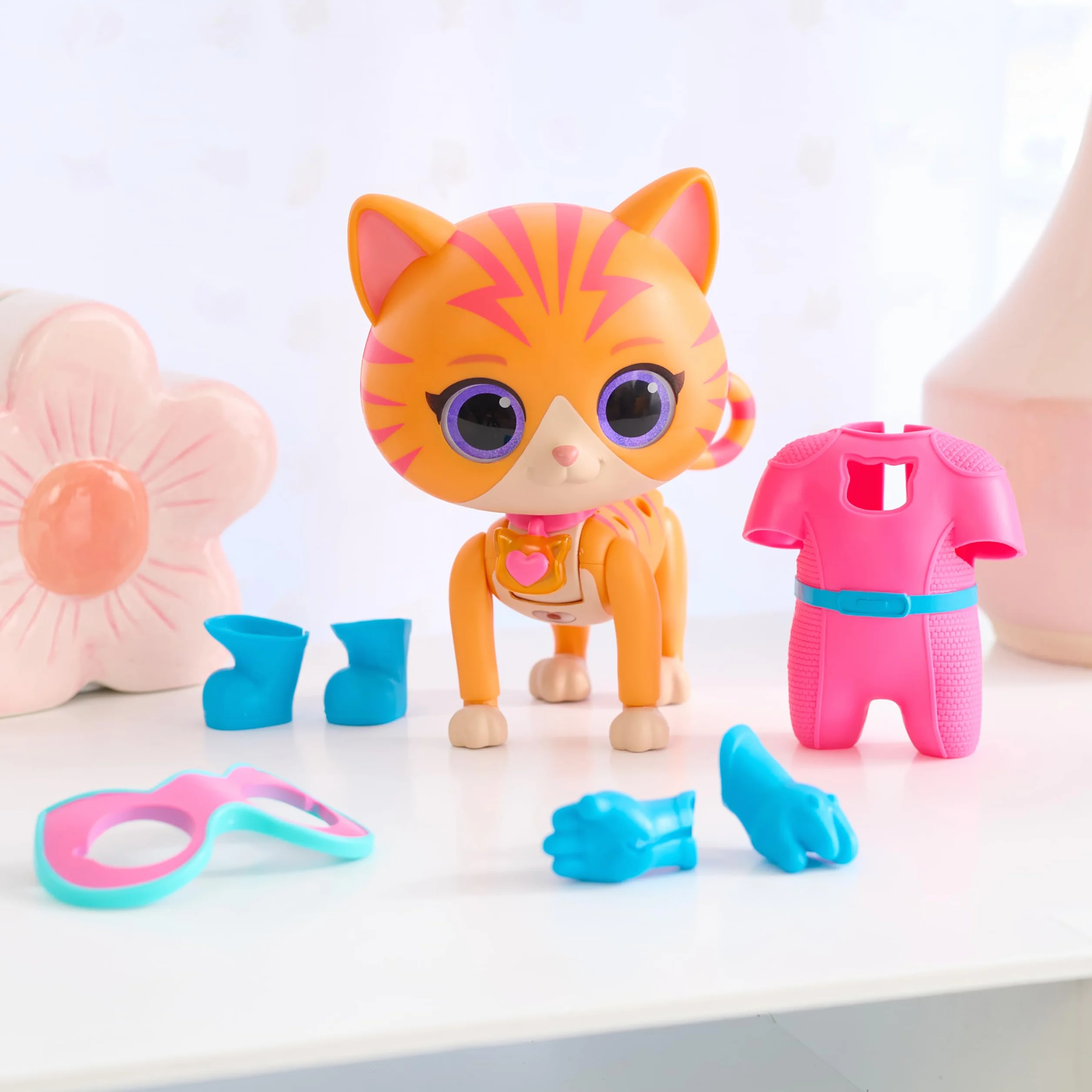 Disney Junior SuperKitties Cat-Tastic Transforming Ginny 20 cm 9 Piezas Juego de simulación